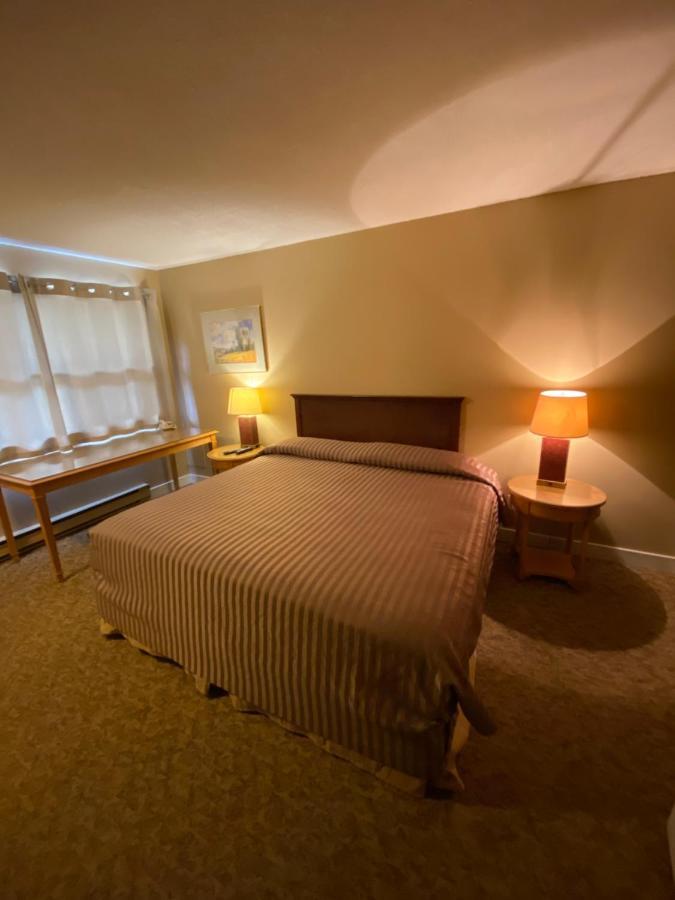 Twin Creeks Motel Lumby 외부 사진