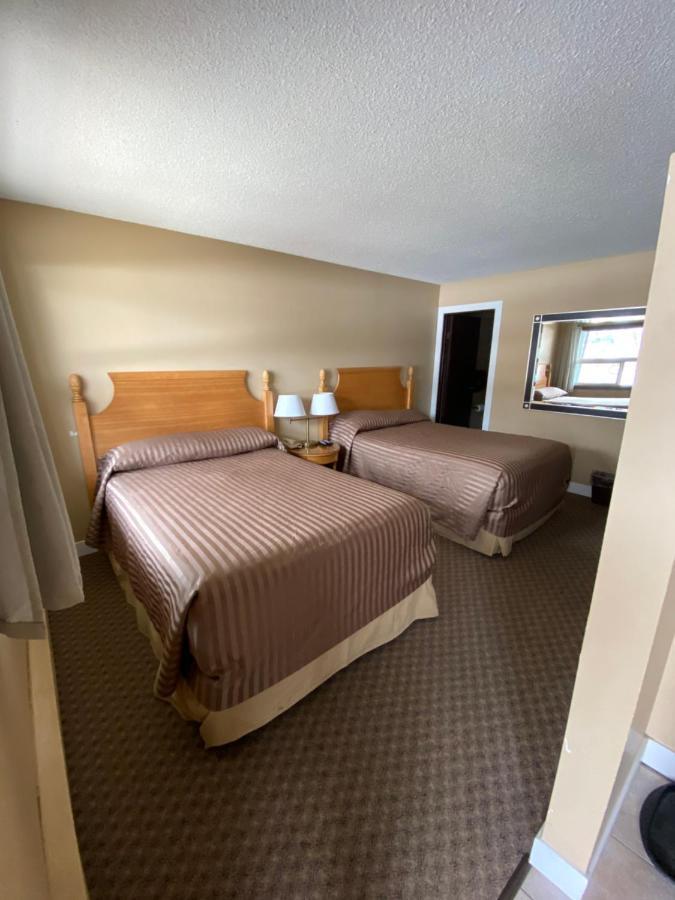 Twin Creeks Motel Lumby 외부 사진
